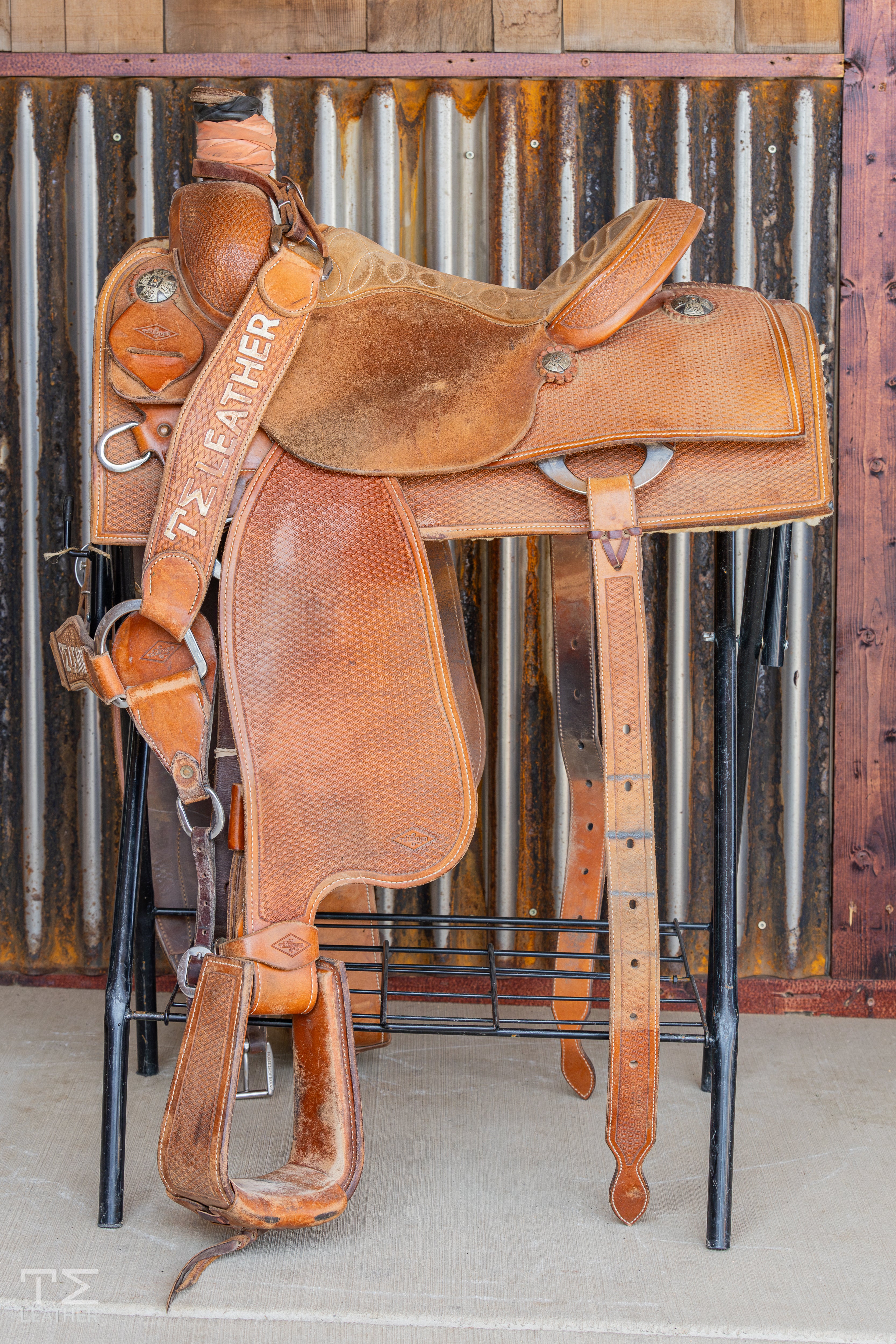 14" TM Team Roper - Chestnut Diamond Stamped USED