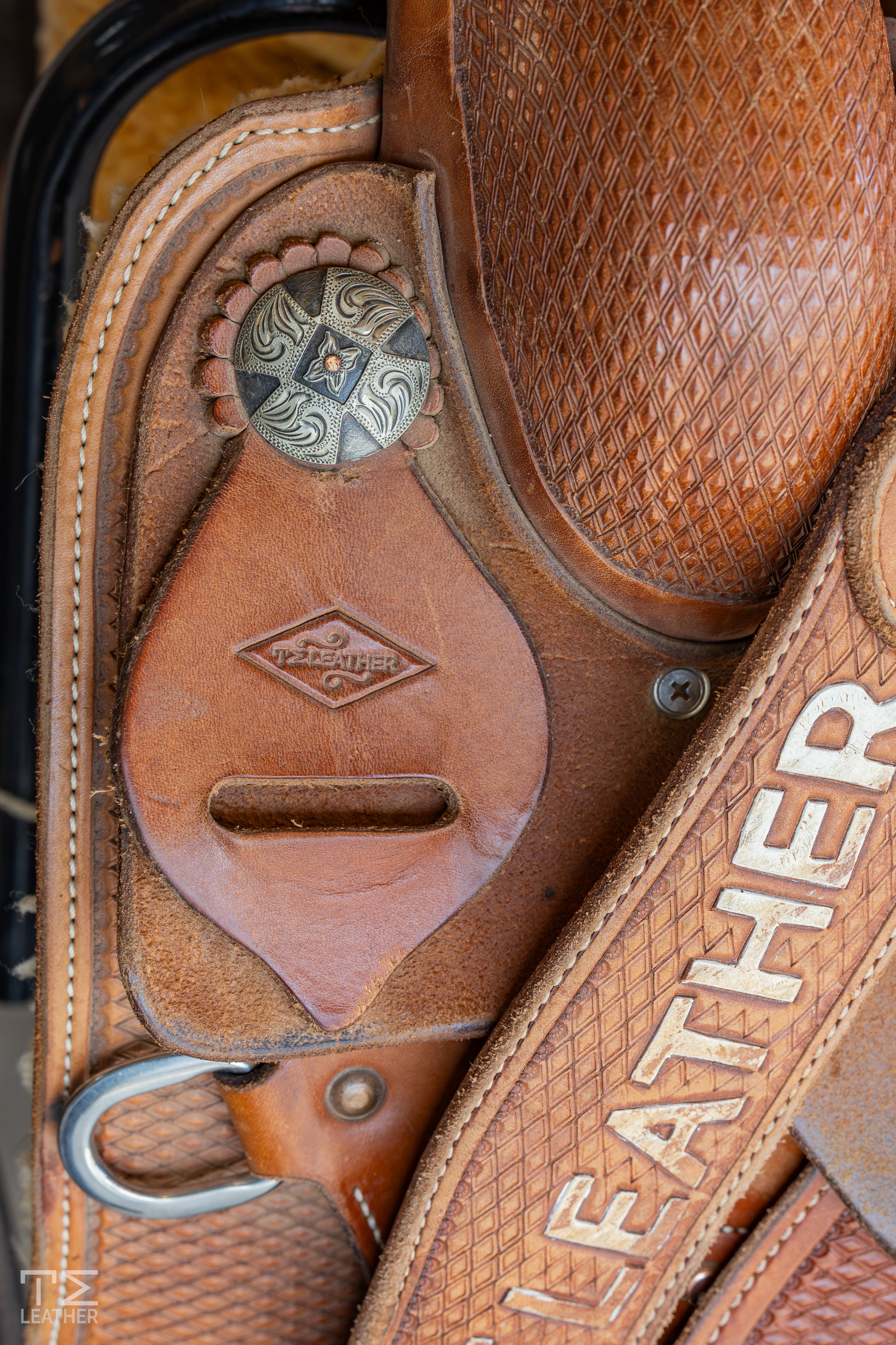 14" TM Team Roper - Chestnut Diamond Stamped USED