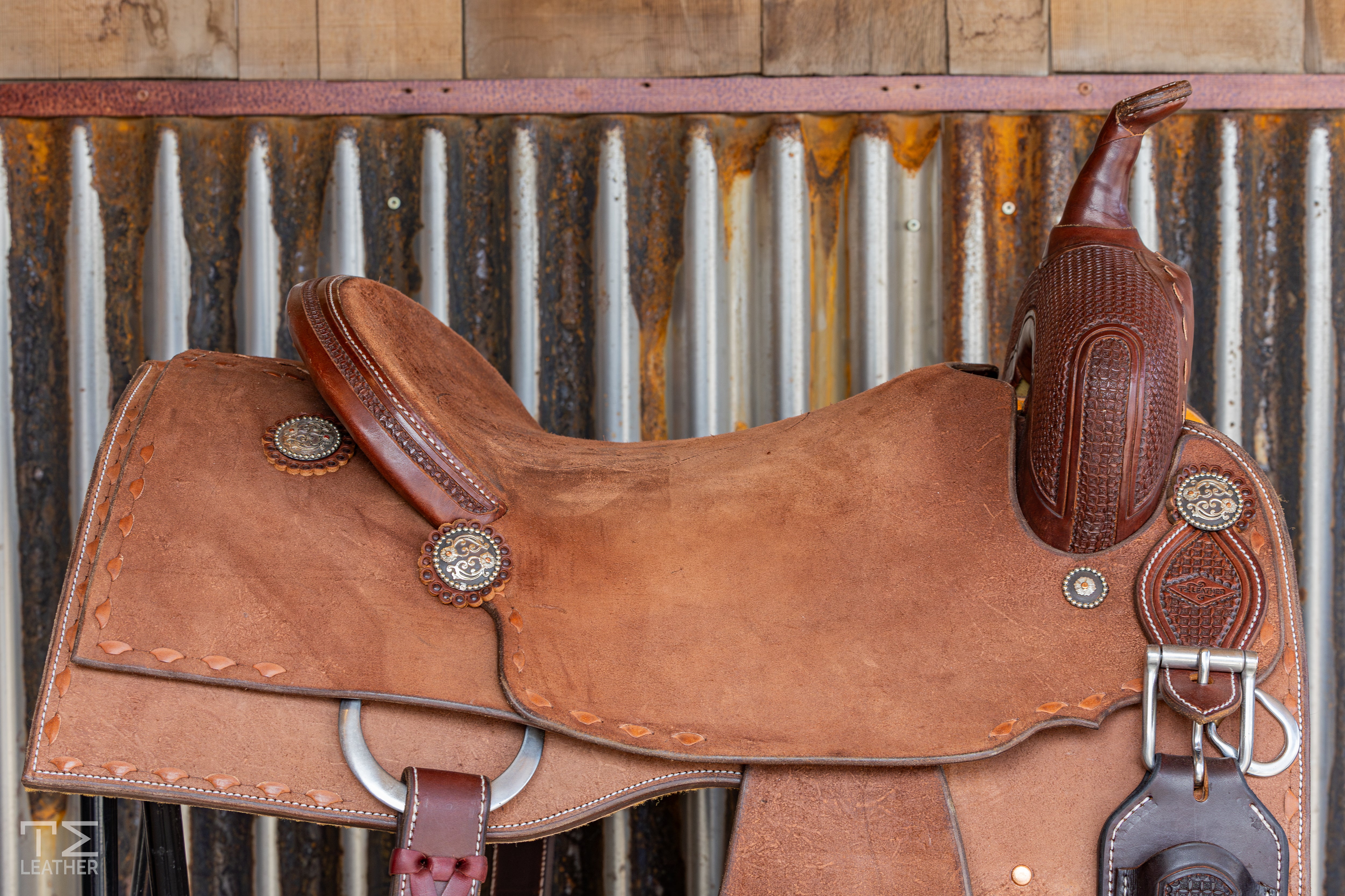 16" TM Cutter - Walnut w/ Rust Buckstitch